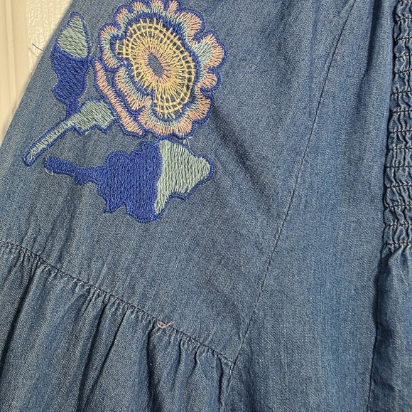 Romeo and Juliet Couture Blue Embroidered Boho Chambray Dress Medium - Picture 7 of 8